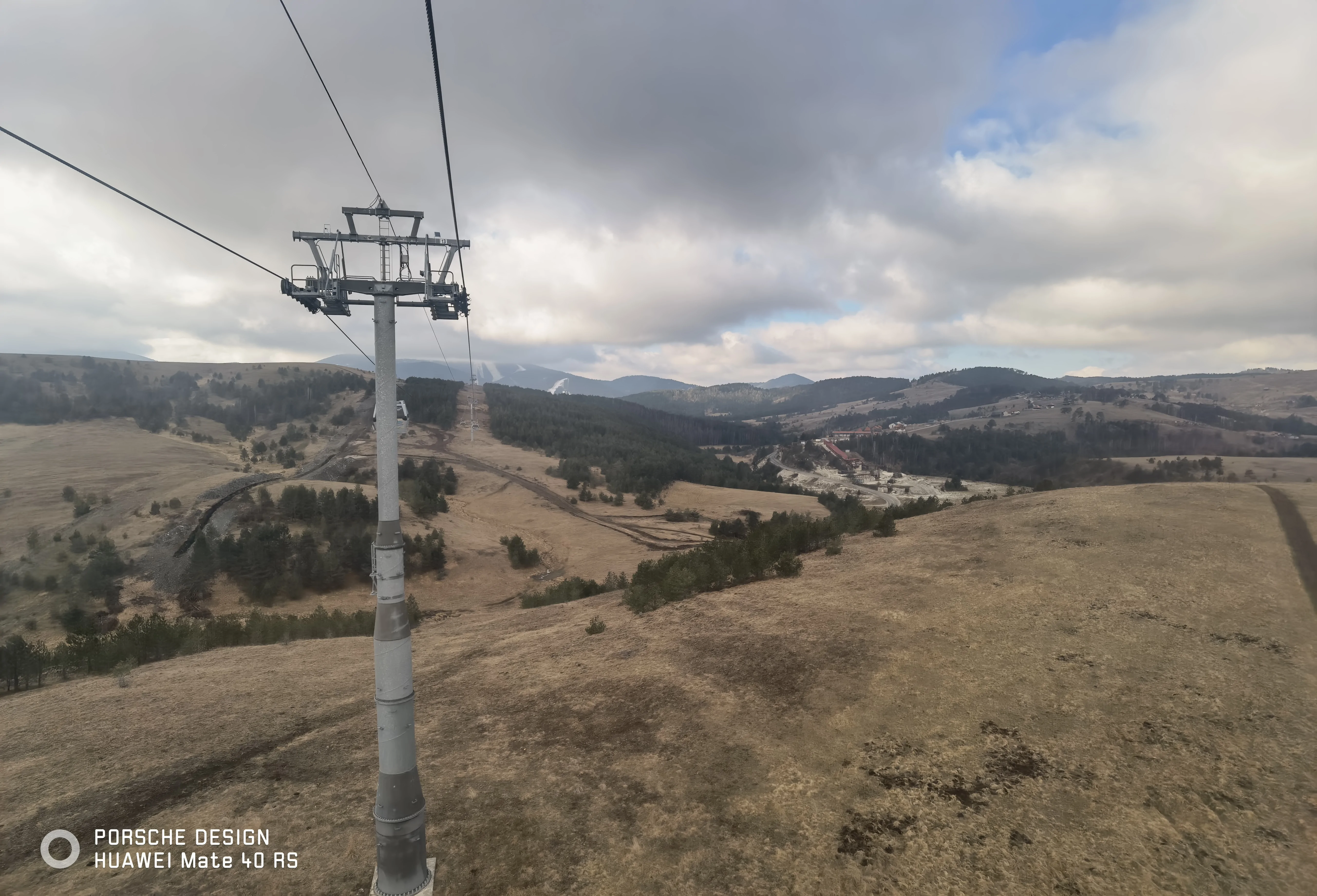 索道途中的草原